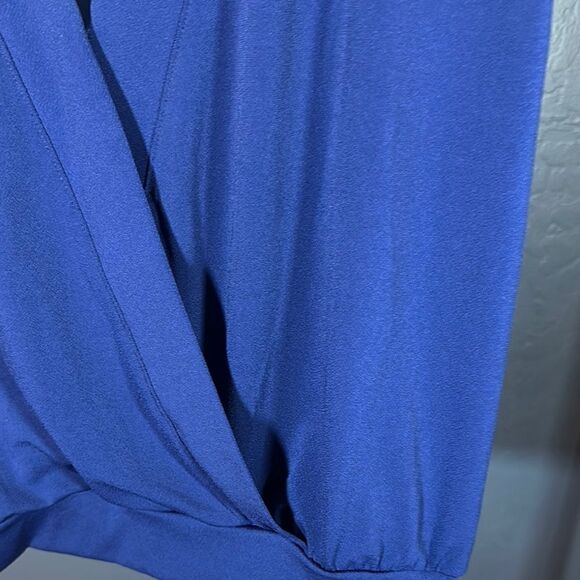 Banana Republic Blue Sleeveless Wrap Top - Picture 4 of 7